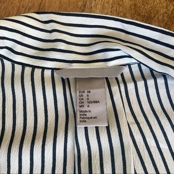 Striped Blouse with Tie Collar Size 6 - Picture 5 of 6